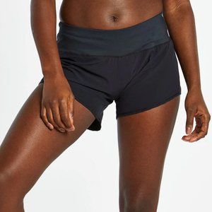 oiselle Roga Featherweight Black Size 6